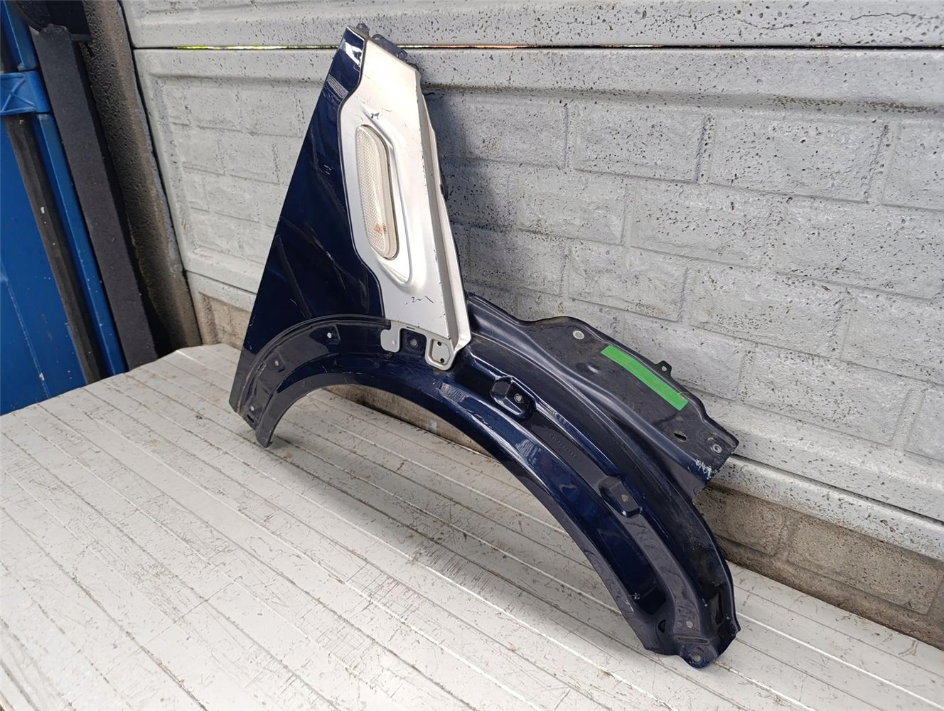 MINI COOPER COUNTRYMAN PACMAN R60 61 BŁOTNIK PRAWY ORYGINAŁ (17713061896)