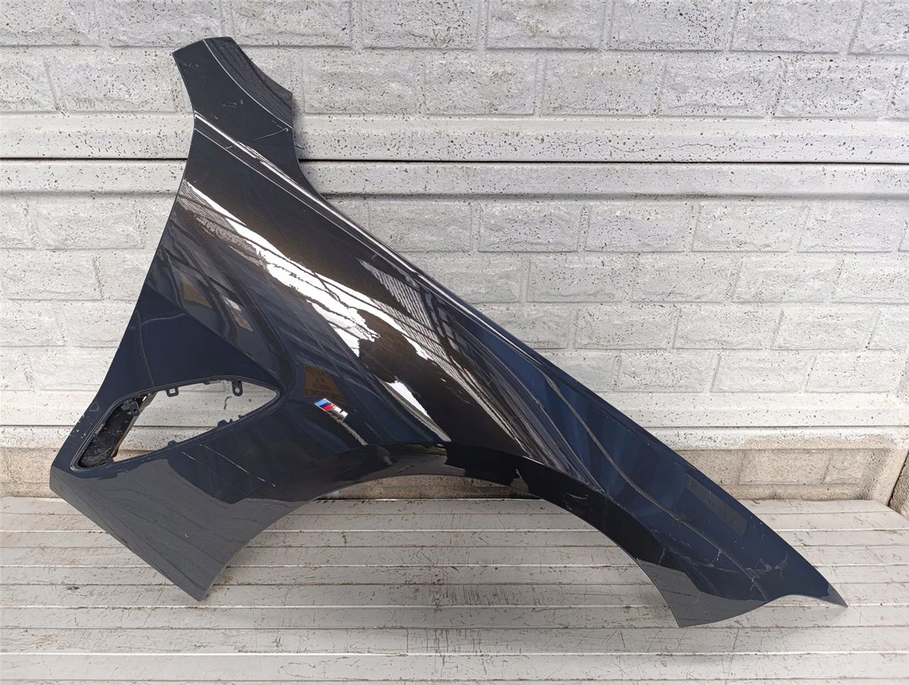 BMW serii 8 VIII G14 G15 G16 18-24 BŁOTNIK PRAWY ORYGINAŁ (17713068705)