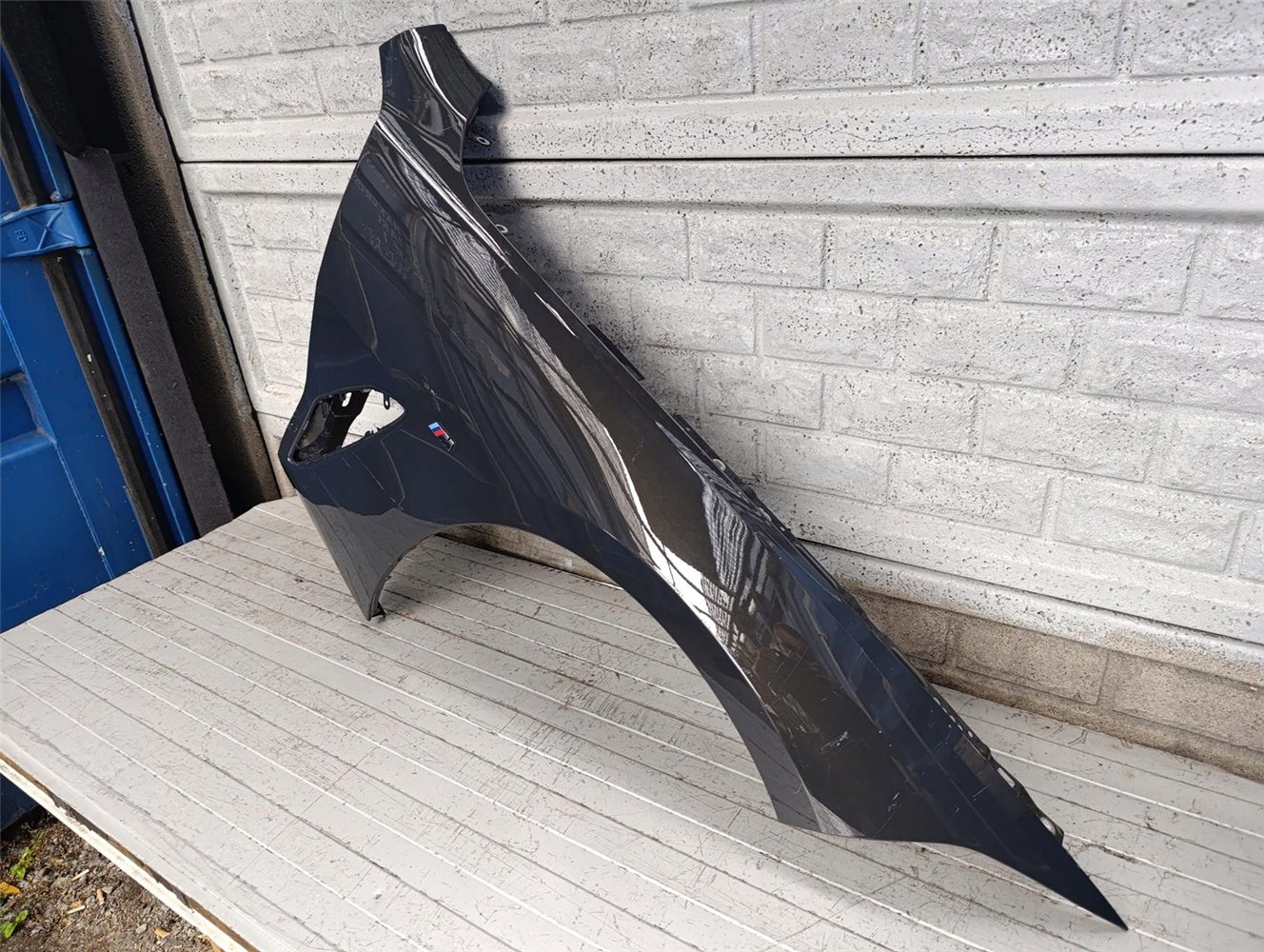 BMW serii 8 VIII G14 G15 G16 18-24 BŁOTNIK PRAWY ORYGINAŁ (17713068705)