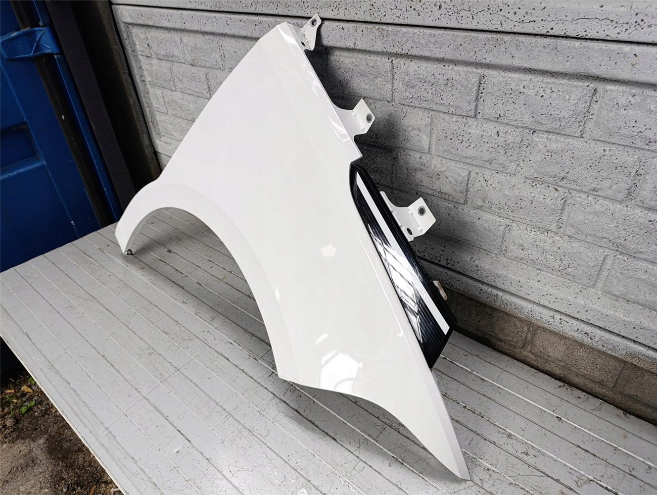 VW ID BUZZ 22- BŁOTNIK PRAWY PRZEDNI ORYGINAŁ (17713101065)