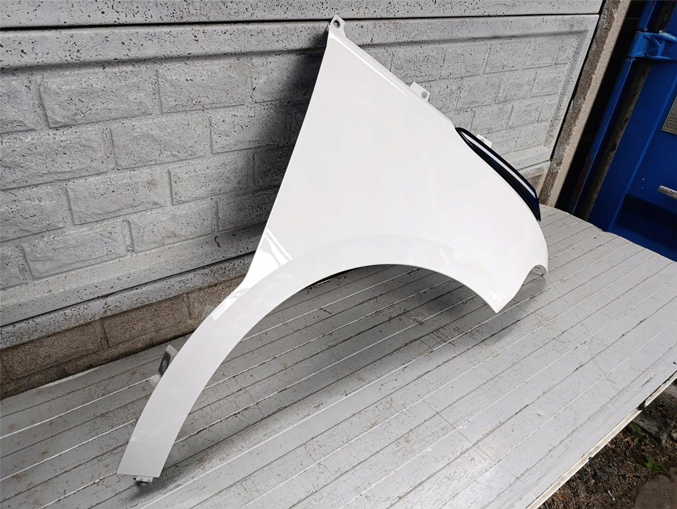 VW ID BUZZ 22- BŁOTNIK PRAWY PRZEDNI ORYGINAŁ (17713101065)