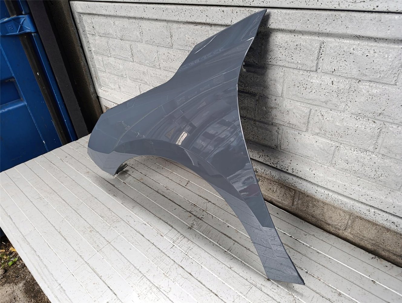 OPEL CORSA F 2019-2025 BŁOTNIK LEWY PRZEDNI ORYGINAŁ (17713102229)