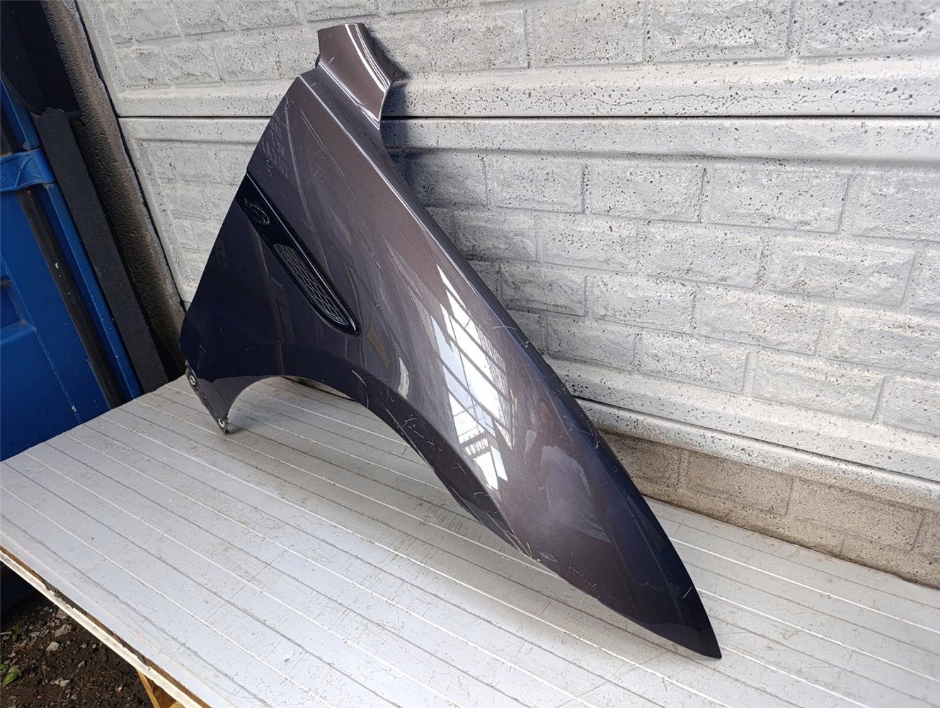 JAGUAR F-PACE FPACE BŁOTNIK PRAWY PRZEDNI ORYGINAŁ (17715640992)