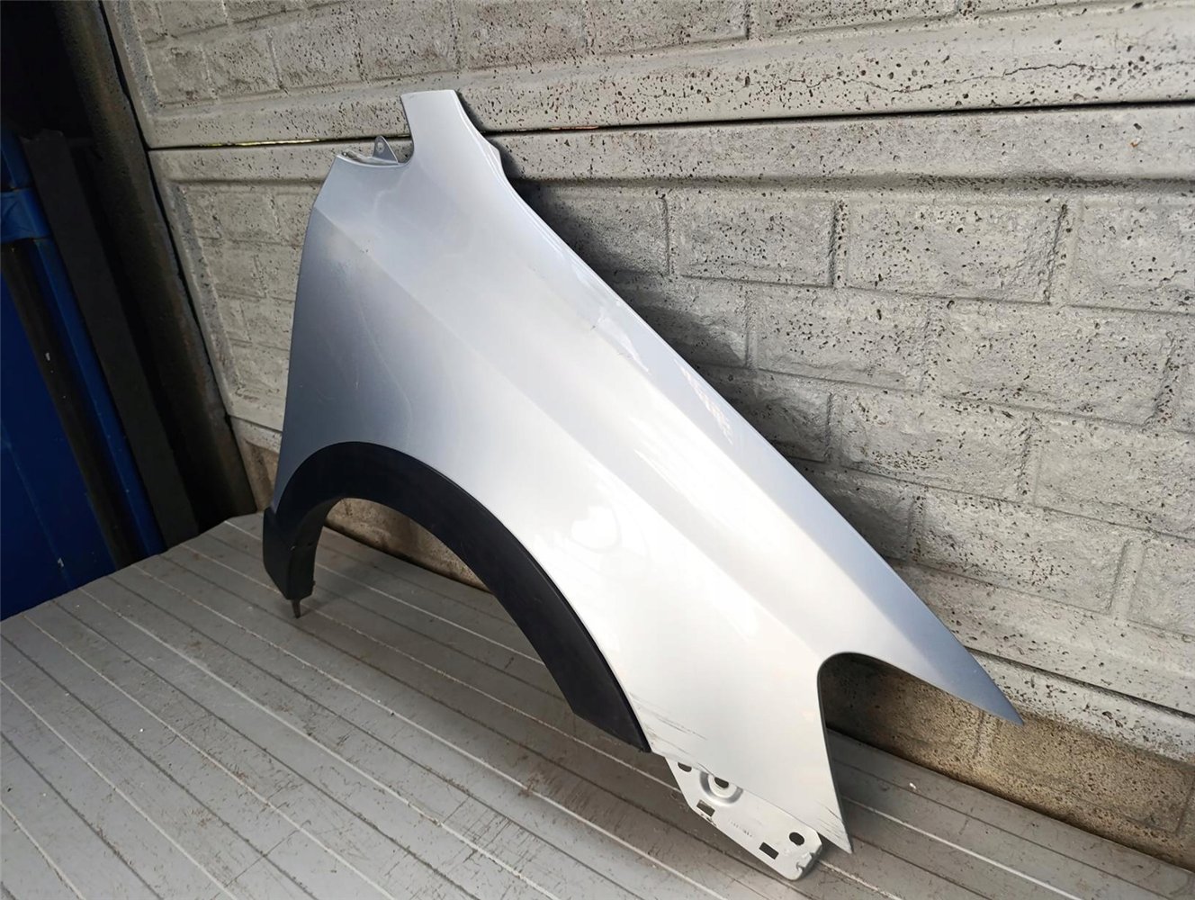 VW POLO CROSS 6R0 2009 - 2017 BŁOTNIK PRZEDNI PRAWY ORYGINAŁ (17715658356)