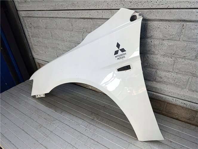 MITSUBISHI LANCER X10 08-17 BŁOTNIK PRZEDNI LEWY ORYGINAŁ (17715664837)