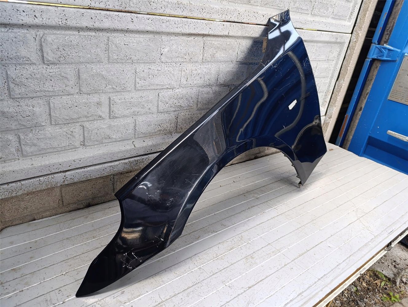 BMW 5 V E60 E61 2003-2010 BŁOTNIK PRZEDNI LEWY ORYGINAŁ (17715697447)