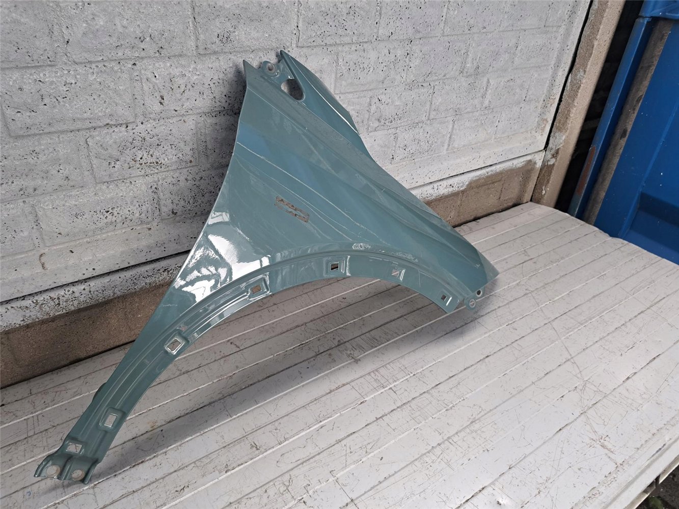 HYUNDAI BAYON 2021- PRZEDNI PRAWY BŁOTNIK ORYGINAŁ (17718178133)