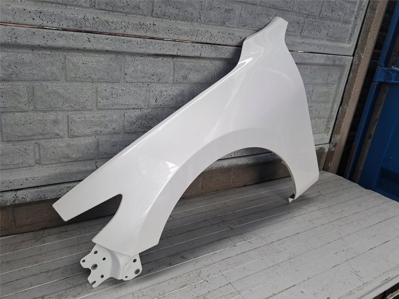 MAZDA III 3 2019 -2025 HB BŁOTNIK LEWY PRZEDNI ORYGINAŁ (17718179843)