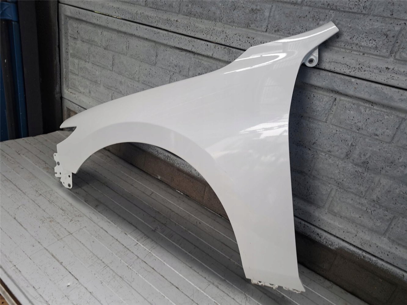 MAZDA III 3 2019 -2025 HB BŁOTNIK LEWY PRZEDNI ORYGINAŁ (17718179843)