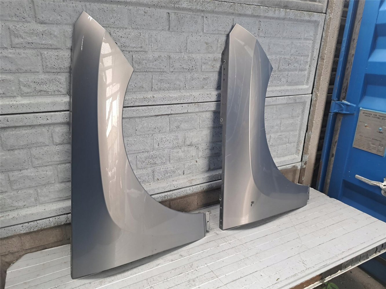 BMW iX i-X BŁOTNIK PRAWY PRZEDNI ORYGINAŁ (17718181777)