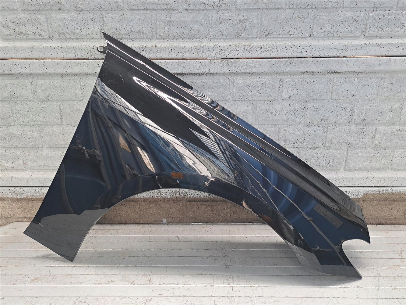 AUDI A5 3 B10 2024- BŁOTNIK PRAWY PRZEDNI ORYGINAŁ (17718208861)