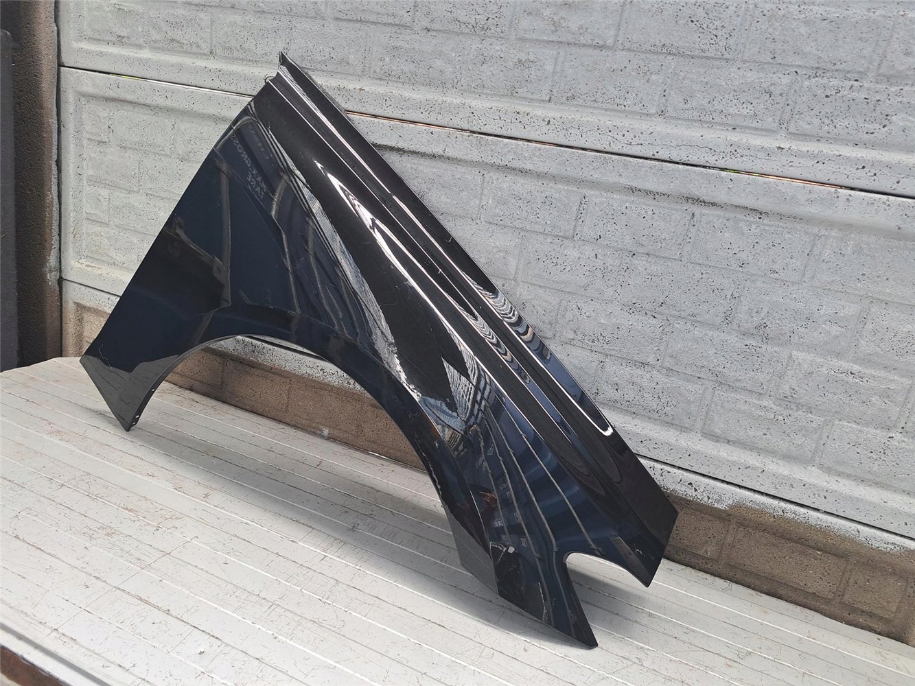 AUDI A5 3 B10 2024- BŁOTNIK PRAWY PRZEDNI ORYGINAŁ (17718208861)