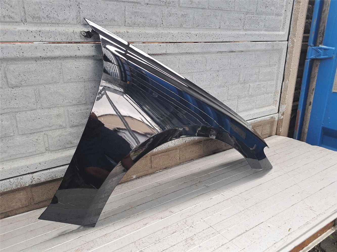 AUDI A5 3 B10 2024- BŁOTNIK PRAWY PRZEDNI ORYGINAŁ (17718208861)