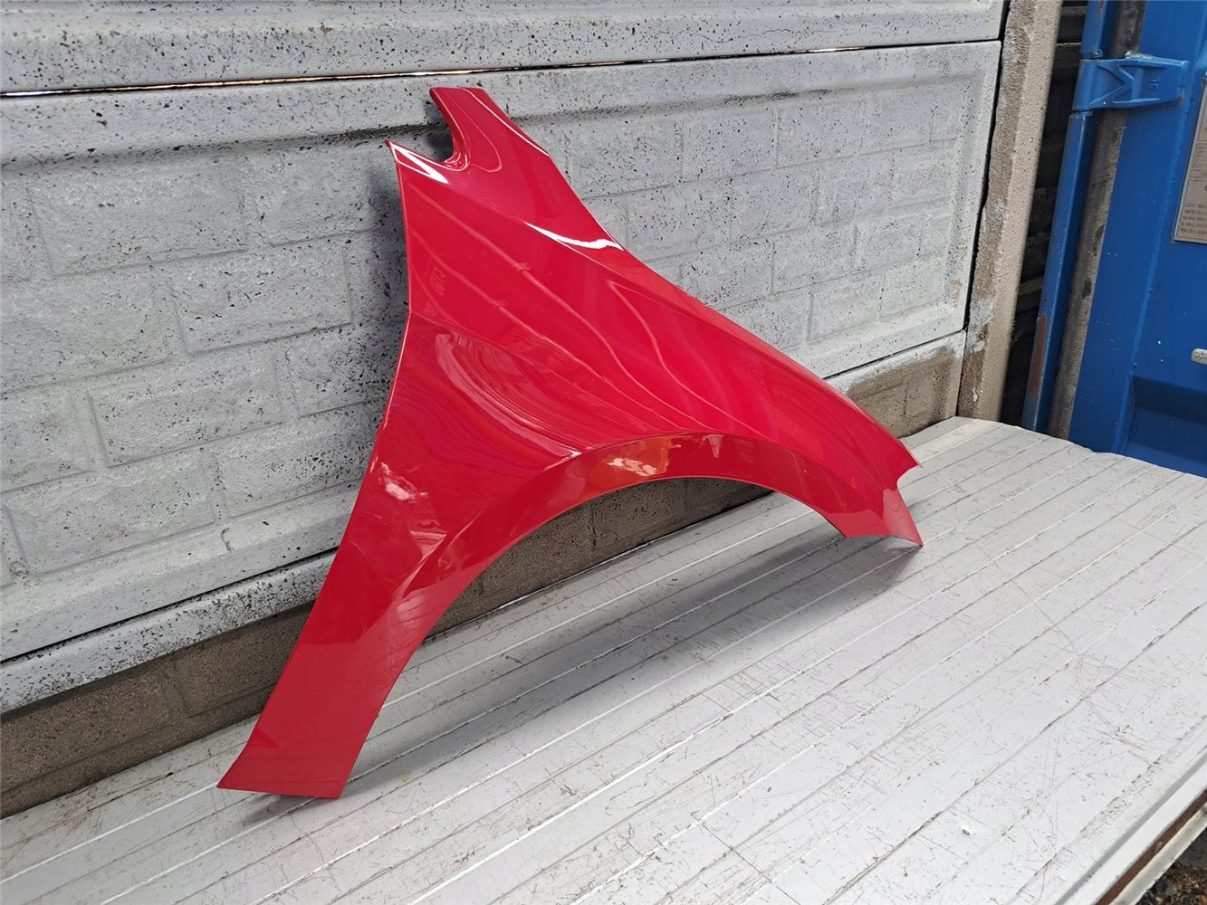 VW GOLF VII 7 LIFT BŁOTNIK PRAWY PRZEDNI ORYGINAŁ (17718215228)