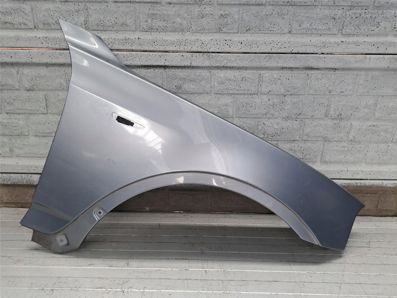 BMW X3 E83 LIFT BŁOTNIK PRAWY PRZEDNI ORYGINAŁ (17718216941)