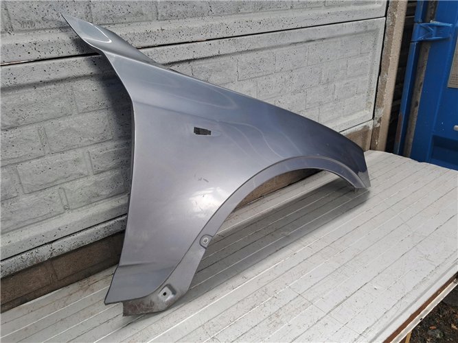 BMW X3 E83 LIFT BŁOTNIK PRAWY PRZEDNI ORYGINAŁ (17718216941)