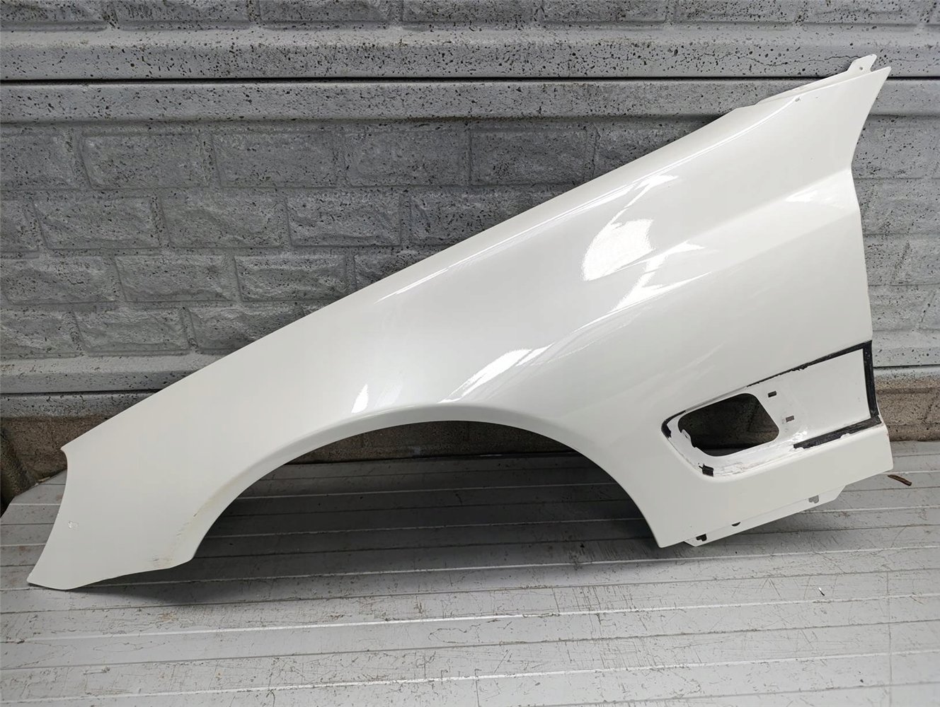 MERCEDES SL230 SL 230 LIFT BŁOTNIK LEWY PRZEDNI ORYGINAŁ (17718231941)