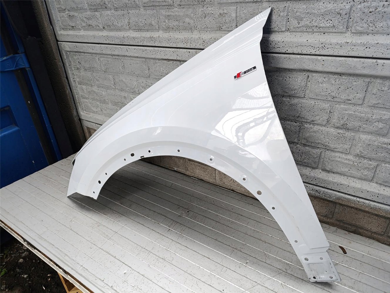 AUDI Q8 Q 8 BŁOTNIK PRZEDNI LEWY ORYGINAŁ (17718238640)