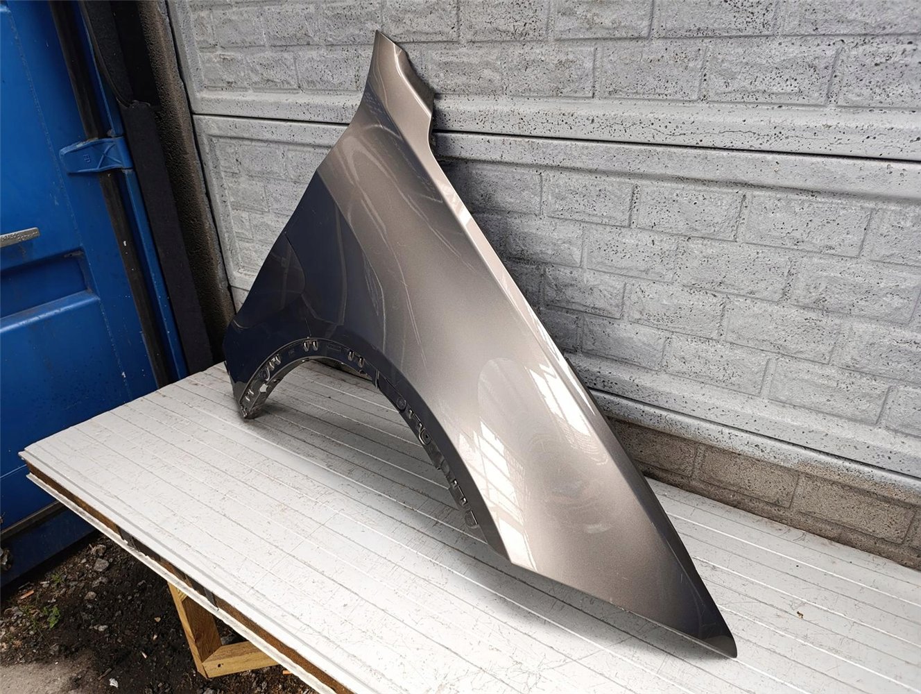 BMW X5 F15 BŁOTNIK PRAWY ORYGINAŁ (17727461548)