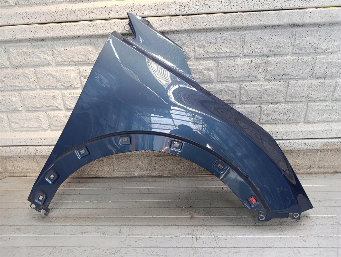 KIA STONIC BŁOTNIK PRAWY PRZEDNI ORYGINAŁ (17733734658)