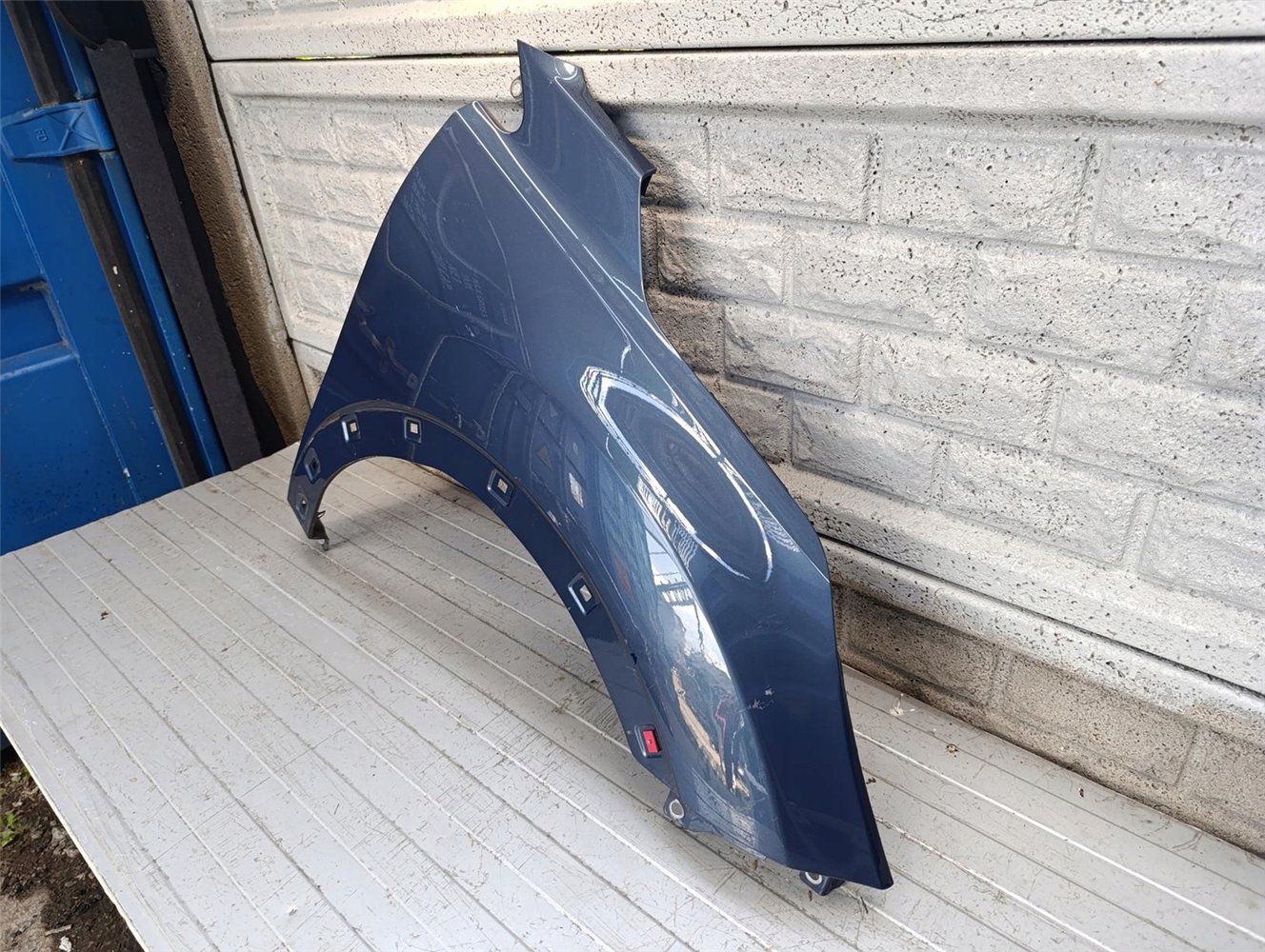 KIA STONIC BŁOTNIK PRAWY PRZEDNI ORYGINAŁ (17733734658)