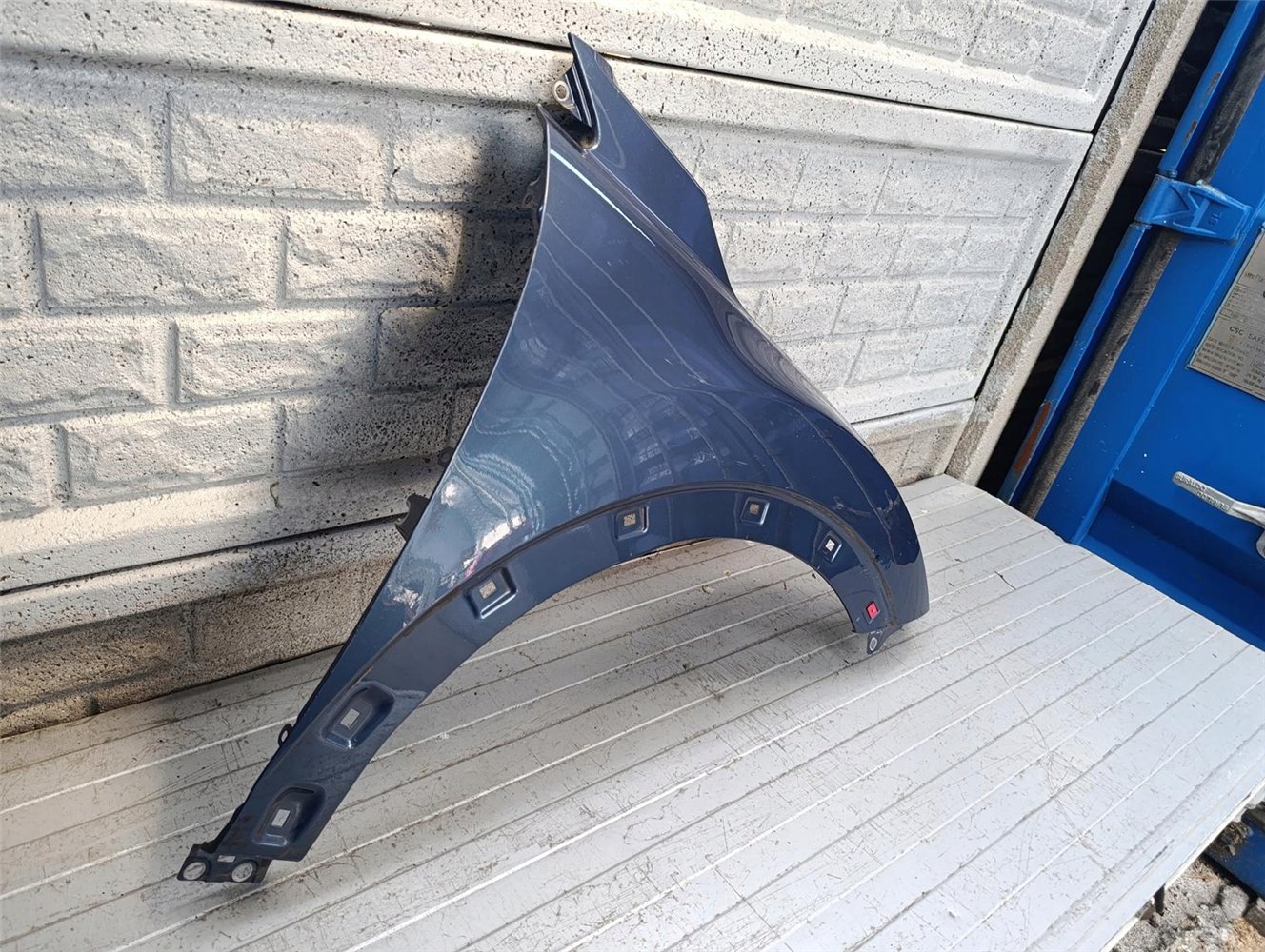 KIA STONIC BŁOTNIK PRAWY PRZEDNI ORYGINAŁ (17733734658)