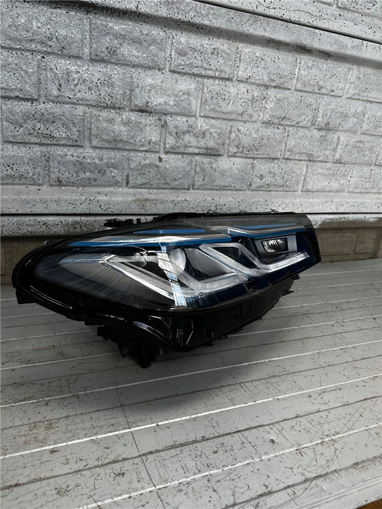 LAMPA PRAWA BMW serii 5 (G30, G31) reflektor 5A388D6-04 ORYGINAŁ LASER (17734049489)