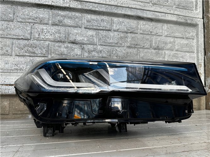 LAMPA PRAWA BMW serii 5 (G30, G31) reflektor 5A388D6-04 ORYGINAŁ LASER (17734049489)