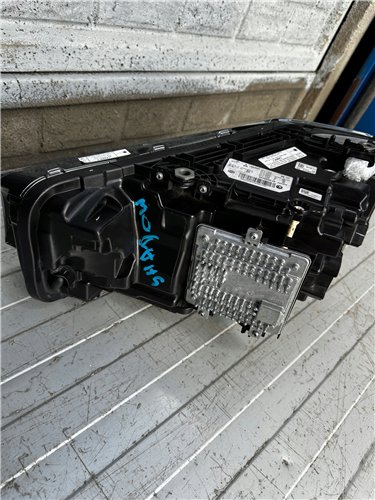 LAMPA PRAWA BMW serii 5 (G30, G31) reflektor 5A388D6-04 ORYGINAŁ LASER (17734049489)
