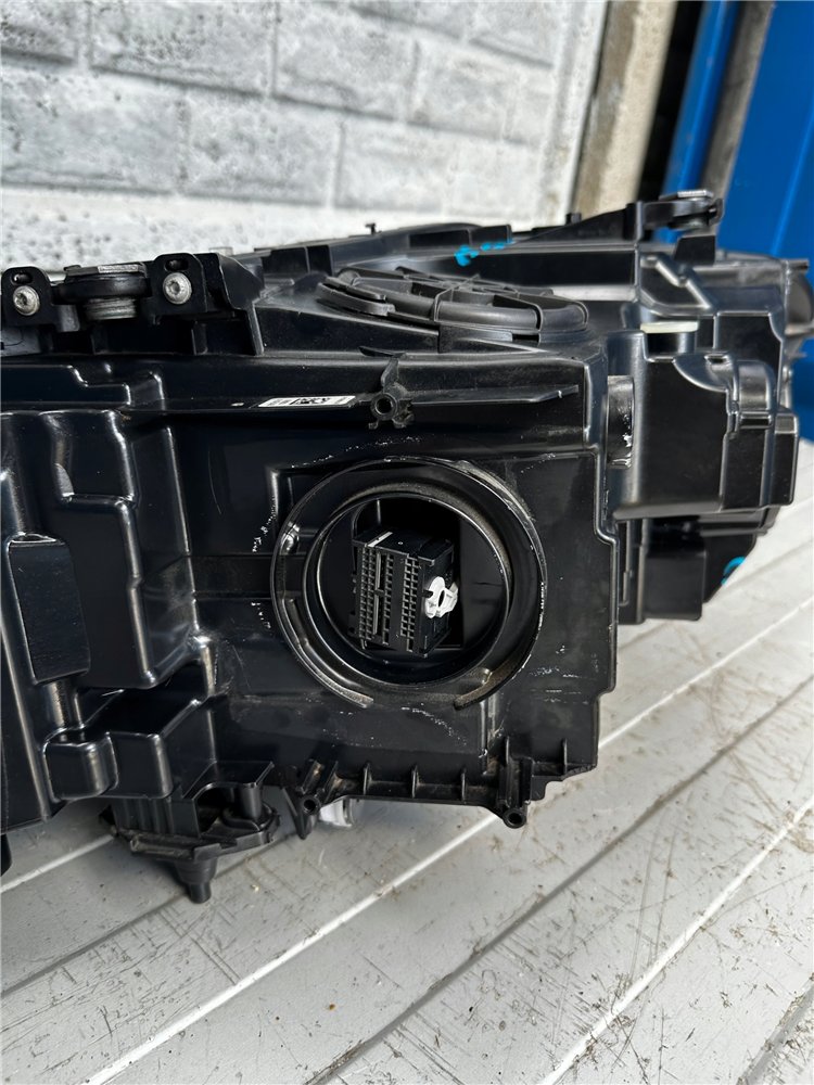 BMW 5 G30 G31 M5 F90 FULL LED ADAPTIVE PRAWA EU (17734280822)