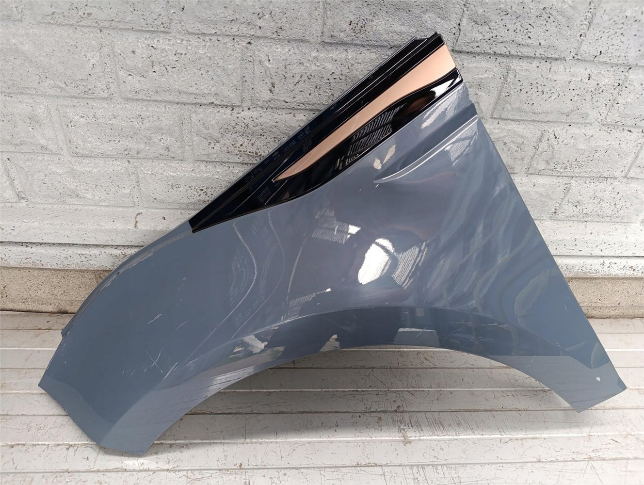 LAND ROVER EVOQUE 19-24 BŁOTNIK LEWY PRZEDNI ORYGINAŁ (17736491155)