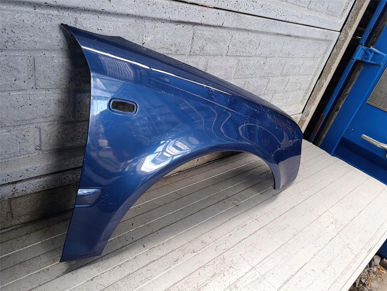 AUDI A4 B7 CABRIO 05-09 BŁOTNIK PRAWY PRZÓD ORYGINAŁ (17741520381)