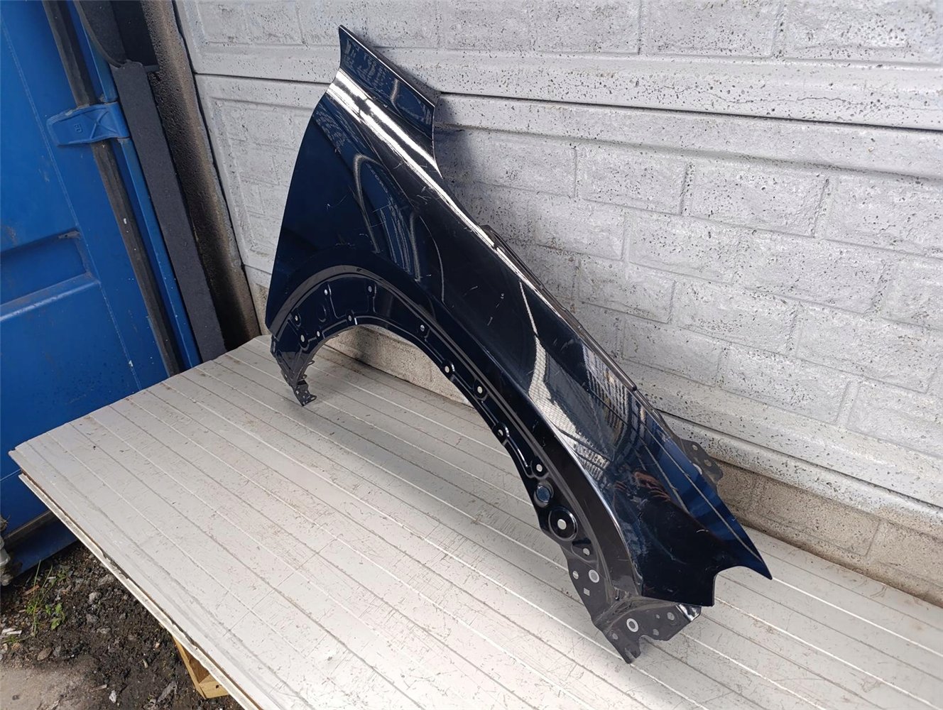 MAZDA MX30 MX-30 BŁOTNIK PRZEDNI PRAWY ORYGINAŁ (17741530501)