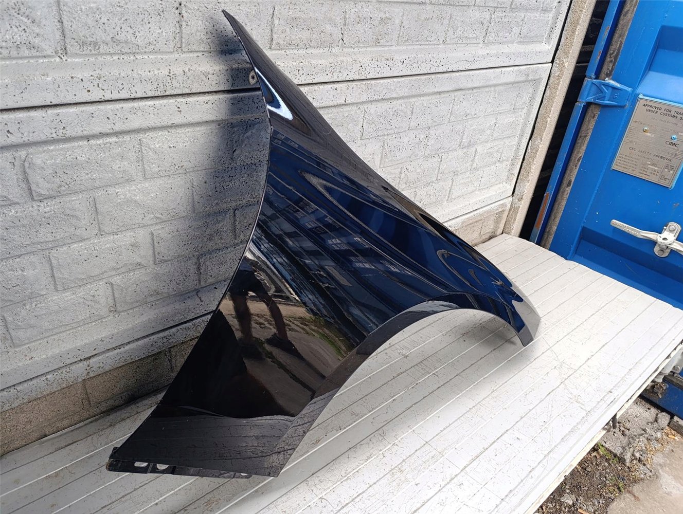 MERCEDES CLE C236 A236 23- BŁOTNIK PRAWY ORYGINAŁ (17741544650)