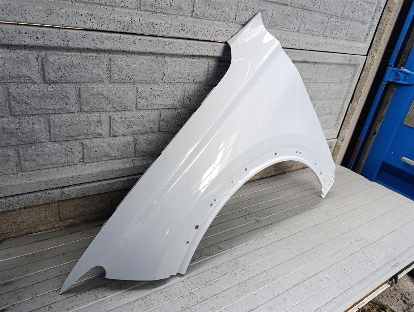 AUDI Q6 E-TRON BŁOTNIK PRZEDNI LEWY ORYGINAŁ (17741549342)