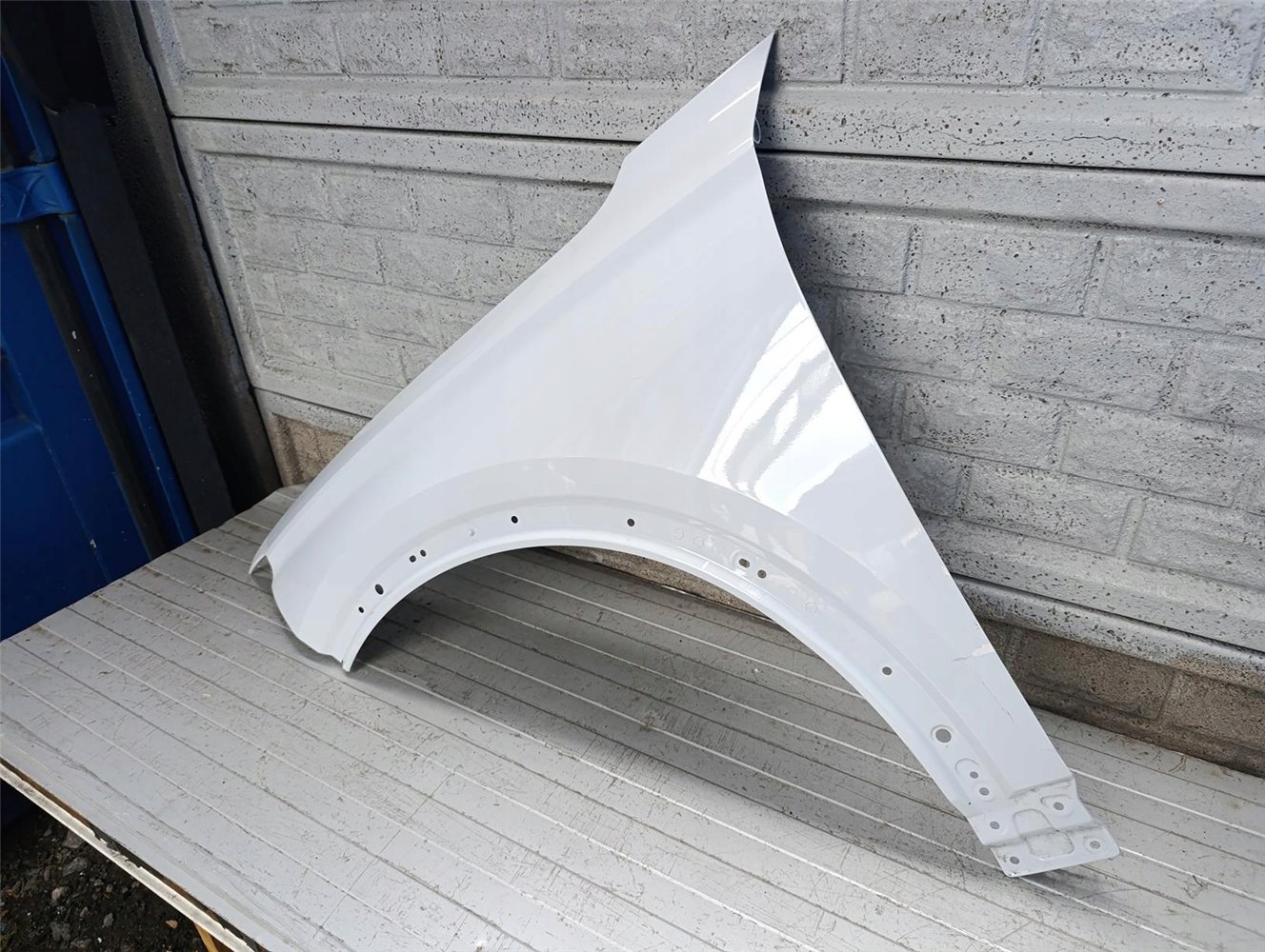 AUDI Q6 E-TRON BŁOTNIK PRZEDNI LEWY ORYGINAŁ (17741549342)