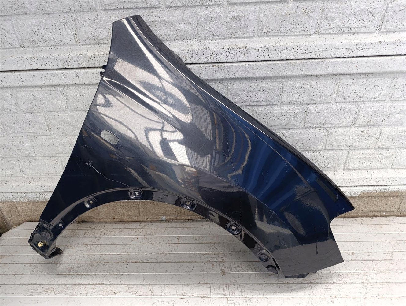 NISSAN QASHQAI 10-13 LIFT BŁOTNIK PRAWY PRZÓD ORYGINAŁ (17752489499)