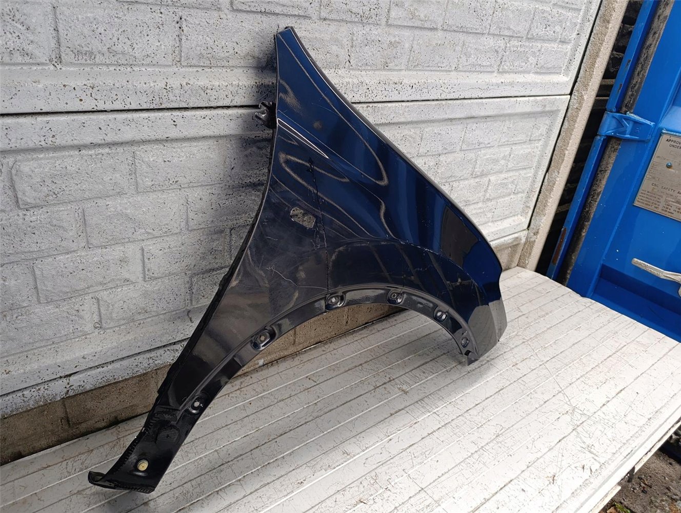 NISSAN QASHQAI 10-13 LIFT BŁOTNIK PRAWY PRZÓD ORYGINAŁ (17752489499)