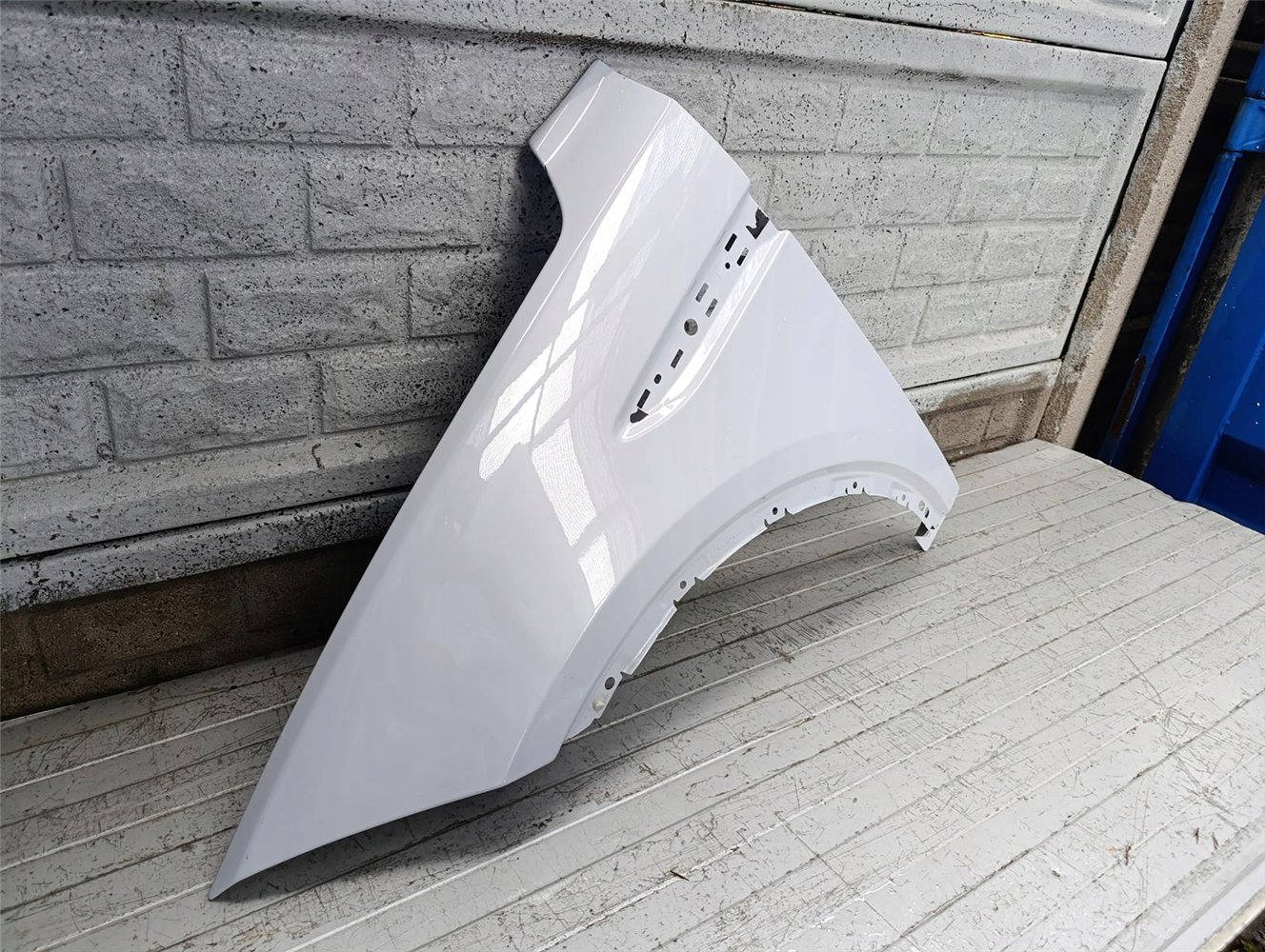 JAGUAR E-PACE EPACE BŁOTNIK PRZEDNI LEWY ORYGINAŁ (17752491421)