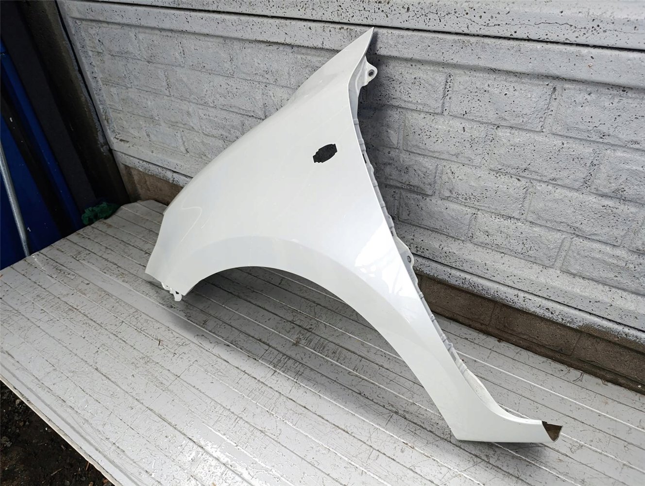 SUZUKI SWIFT MK8 17-23 BŁOTNIK PRZEDNI LEWY ORYGINAŁ (17752495534)