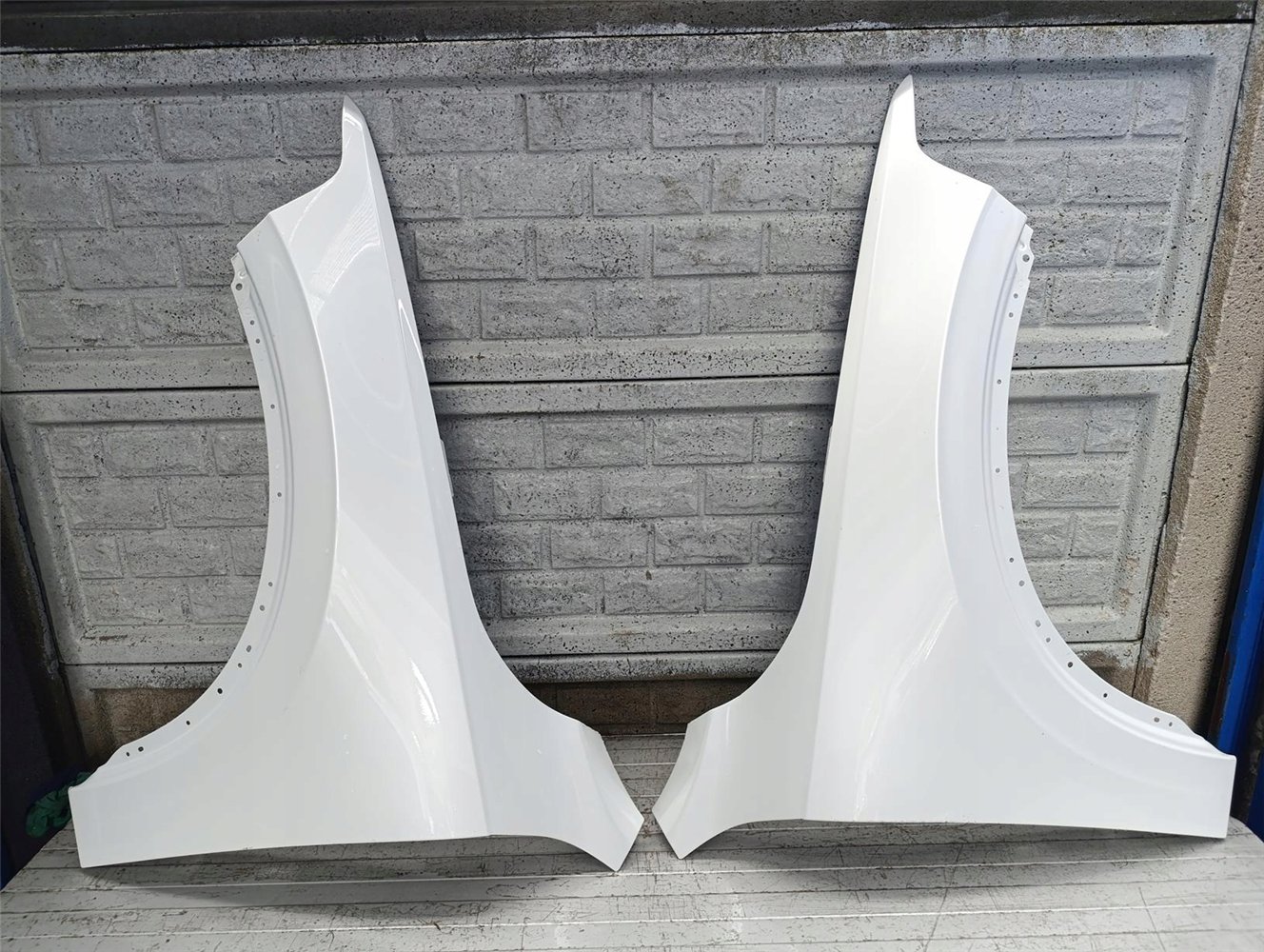 VOLVO XC 90 XC90 II 15-24 BŁOTNIK PRZEDNI PRAWY LEWY ORYGINAŁ (17752506084)