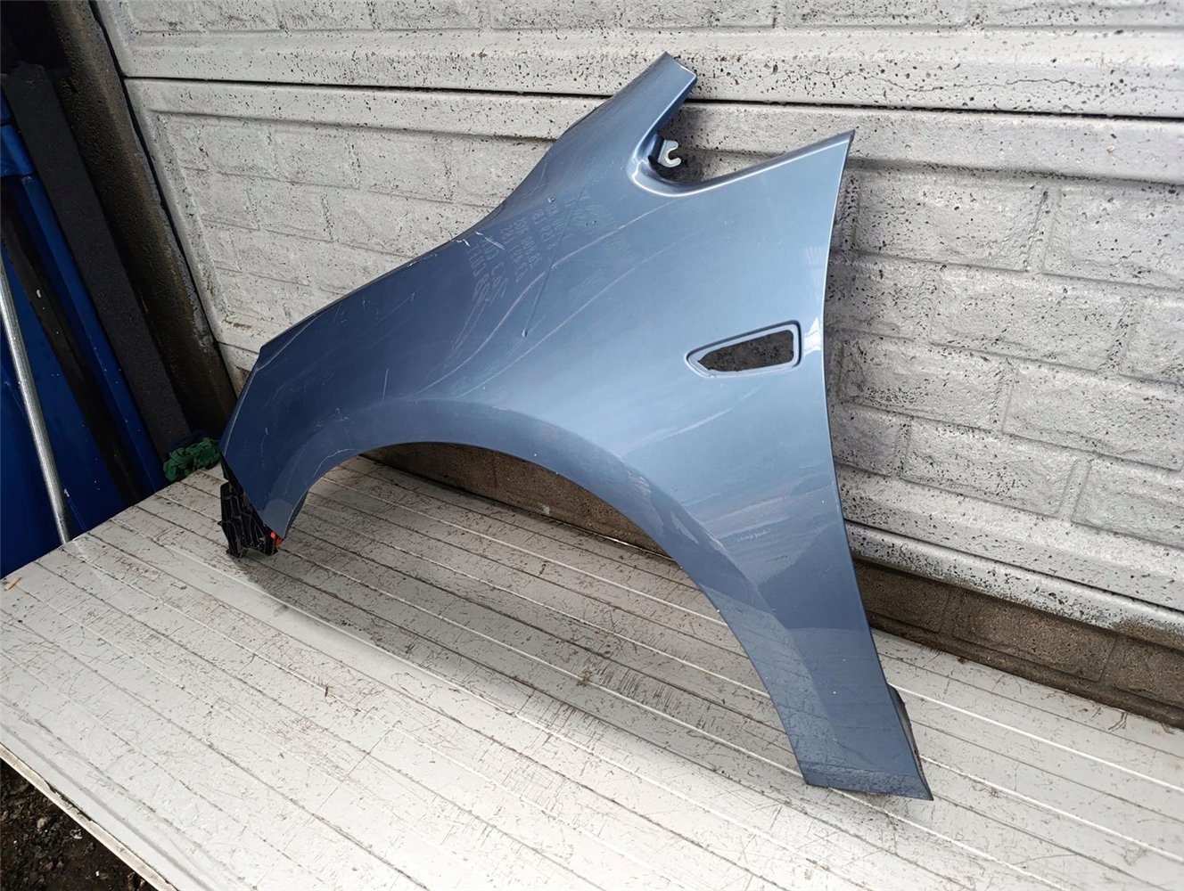 OPEL ASTRA 4 IV J 2009-2016 BŁOTNIK PRZEDNI LEWY ORYGINAŁ (17752507985)