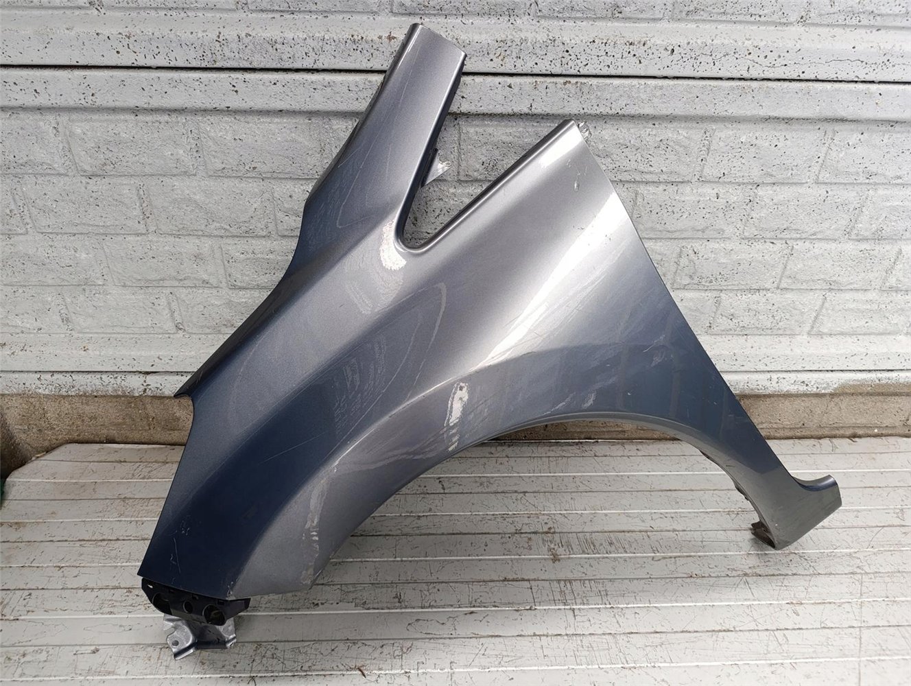 NISSAN NOTE 2 II 2013-BŁOTNIK PRZEDNI LEWY ORYGINAŁ (17752512425)