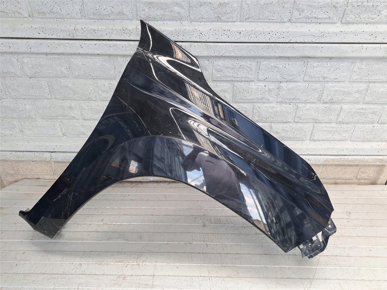 MITSUBISHI L200 2020-25 BŁOTNIK PRAWY ORYGINAŁ (17752545701)