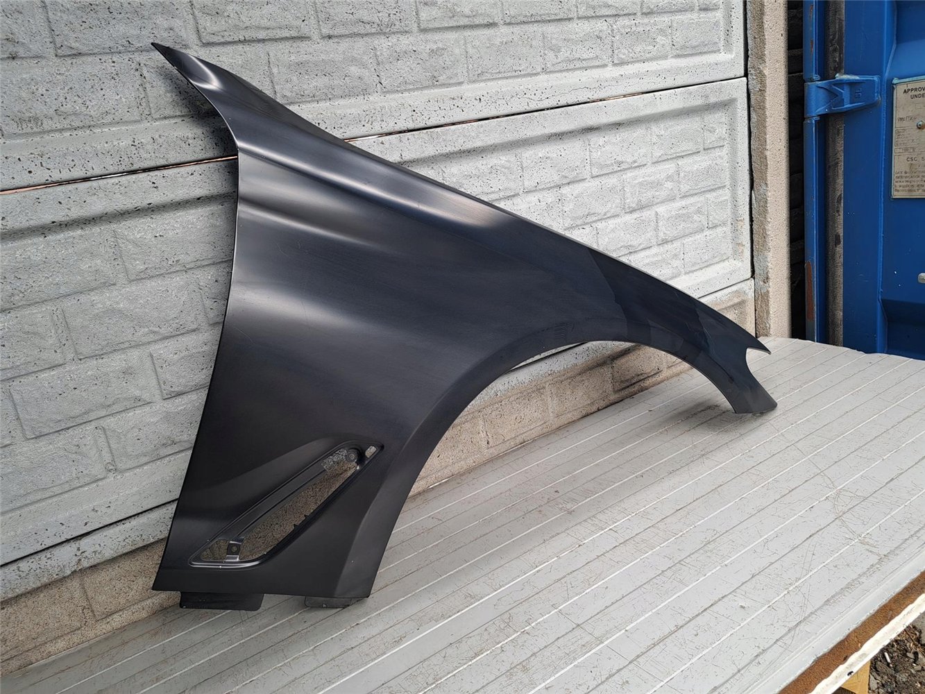 BMW 5 V G30 G31 2017-2023 BŁOTNIK PRZEDNI PRAWY NOWY ORYGINAŁ (17755046956)