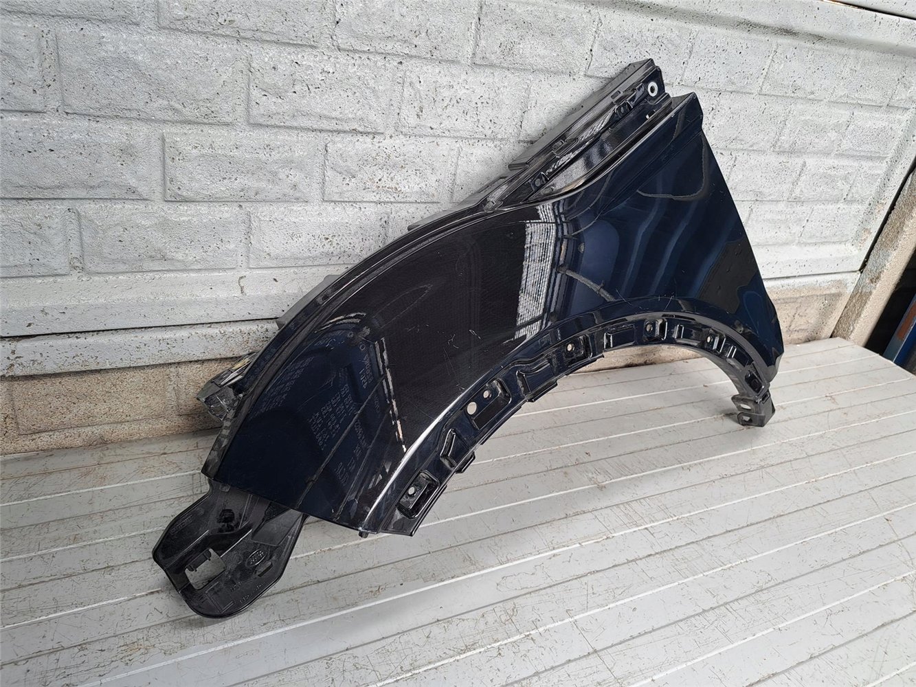 LAND ROVER EVOQUE 12-18 BŁOTNIK PRZEDNI LEWY ORYGINAŁ (17755050617)