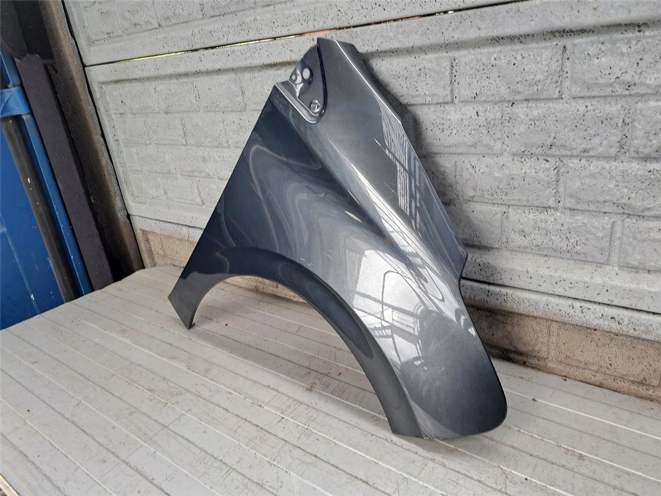 PEUGEOT 208 11-17 BŁOTNIK PRAWY PRZEDNI ORYGINAŁ (17755071566)