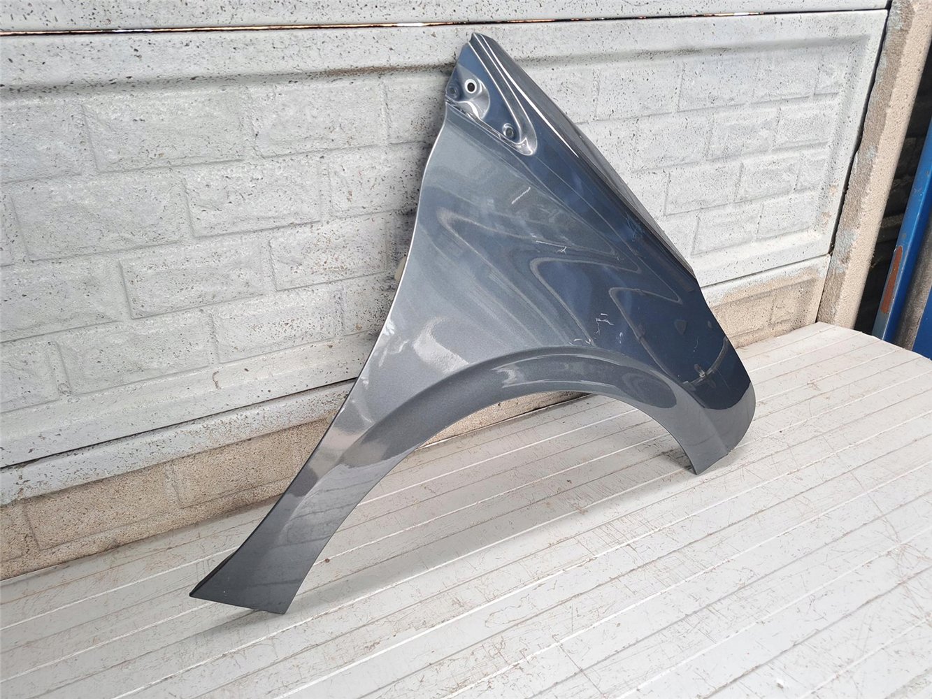 PEUGEOT 208 11-17 BŁOTNIK PRAWY PRZEDNI ORYGINAŁ (17755071566)