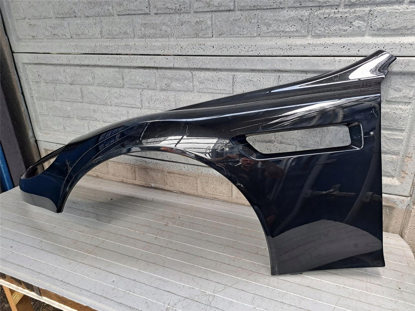 ASTON MARTIN DBS 2007-12 QA04-12A0 BŁOTNIK PRZEDNI LEWY ORYGINAŁ (17755182847)