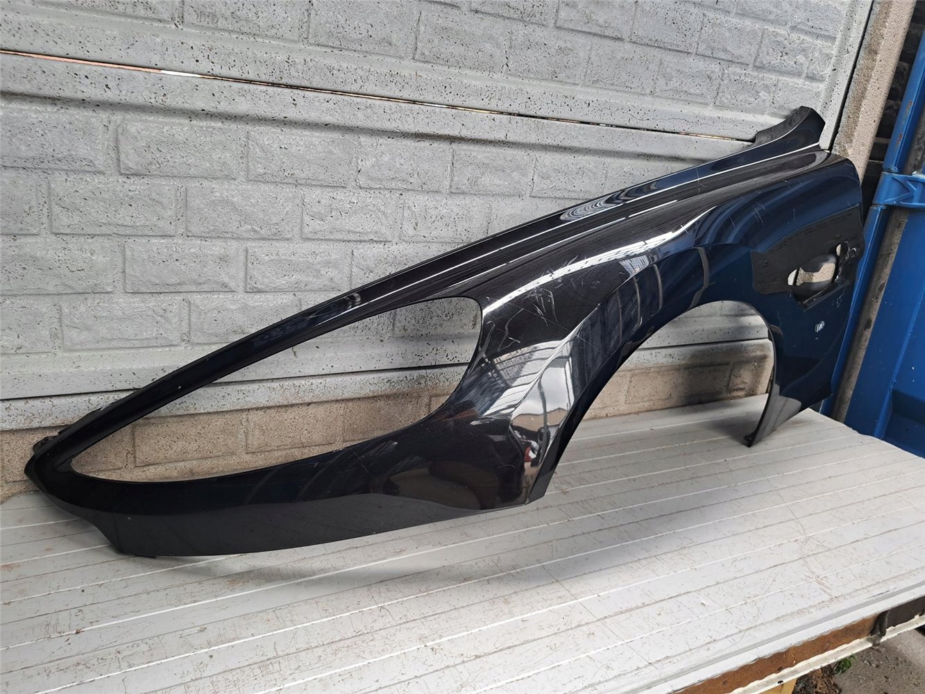 ASTON MARTIN VANQUISH 2 2012-18 qa16-1200 BŁOTNIK PRZEDNI LEWY ORYGINAŁ (17755424376)